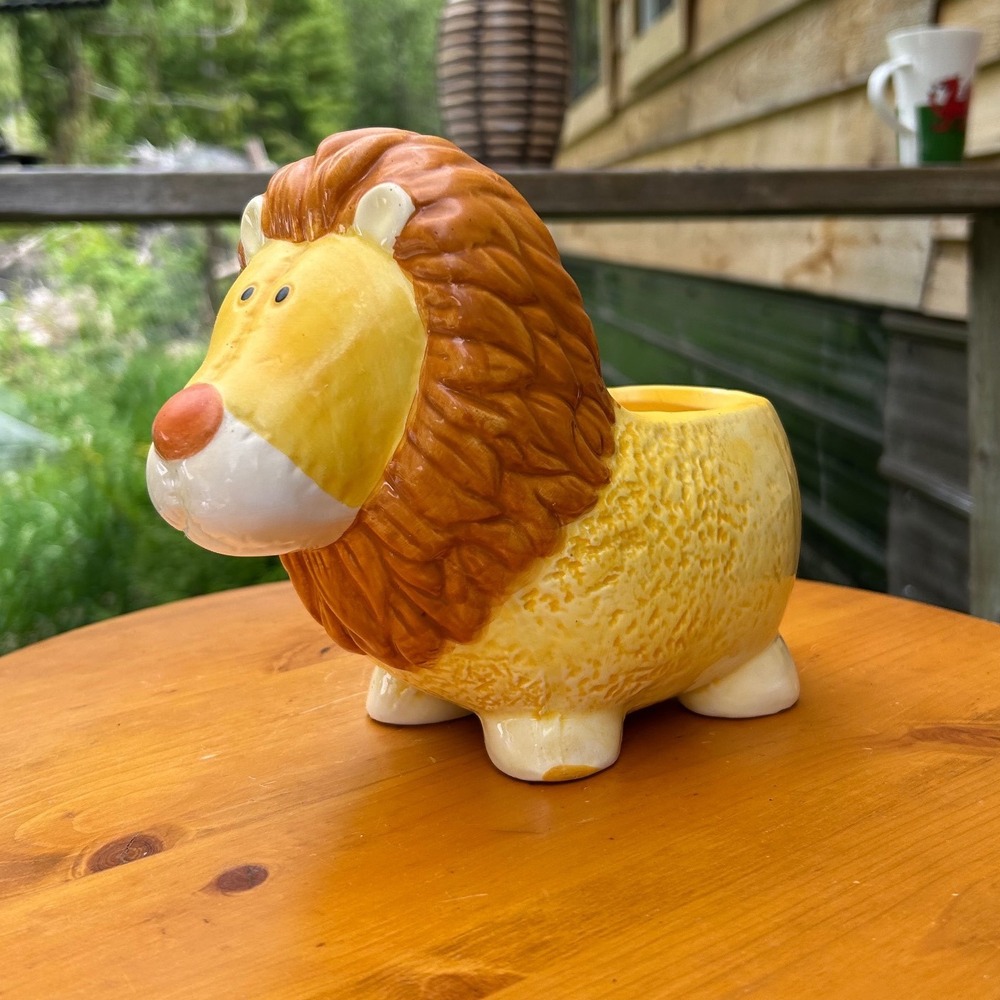 Vintage GCI Lion Planter Ceramic Animal Pot Nursery Decor Kitsch Retro Cottageco